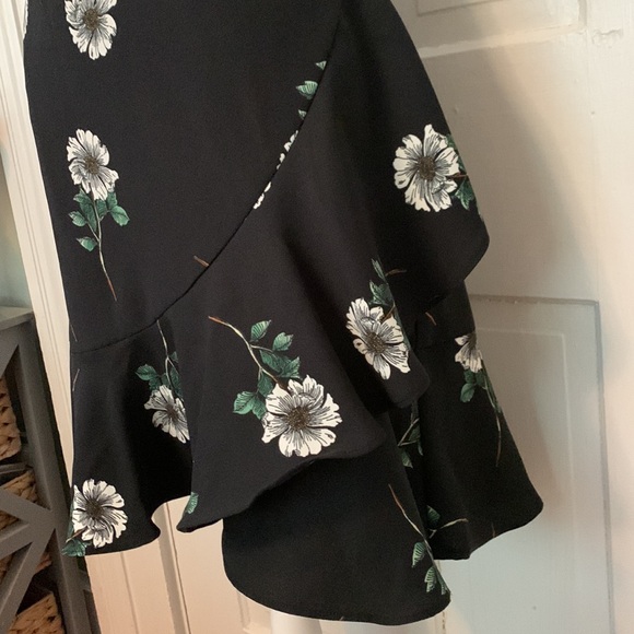 BANANA REPUBLIC BLACK FLORAL SLEEVELESS DRESS - Picture 2 of 7